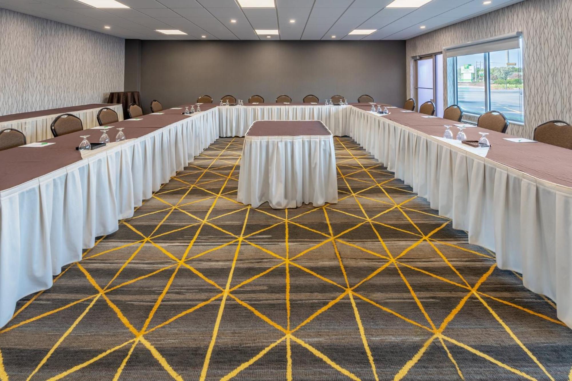 Holiday Inn & Suites Wausau-Rothschild By Ihg Buitenkant foto